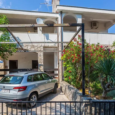 Awesome In With Wifi Apartment Pinezici (Krk)