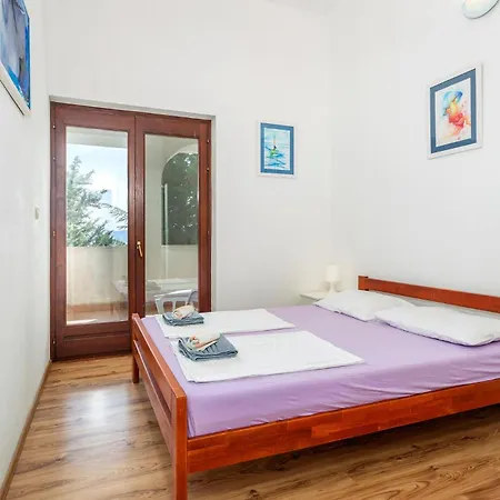 Appartement Awesome In With Wifi Pinezići